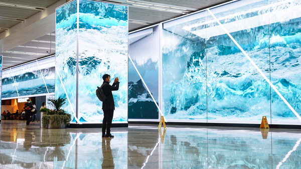 上海交通樞紐安裝1800平方米艾比森LED顯示屏